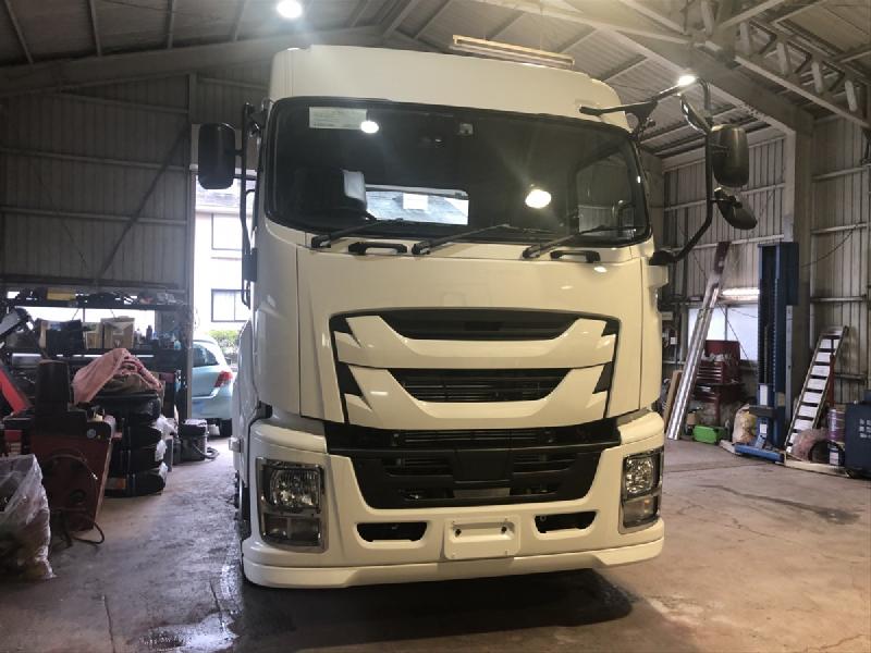 イスズ　ギガ　新車カラー塗り替え