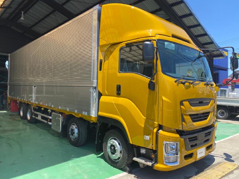 イスズ　ギガ　鈑金施工事例